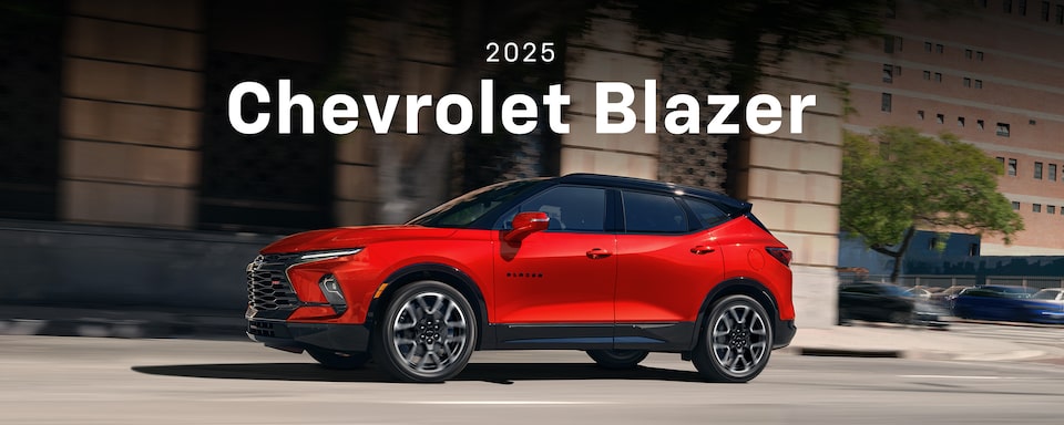 Chevrolet Blazer 2025, camioneta mediana con faros intellibeam, nuevo diseño de parrilla y rines de 20 pulgadas en aluminio